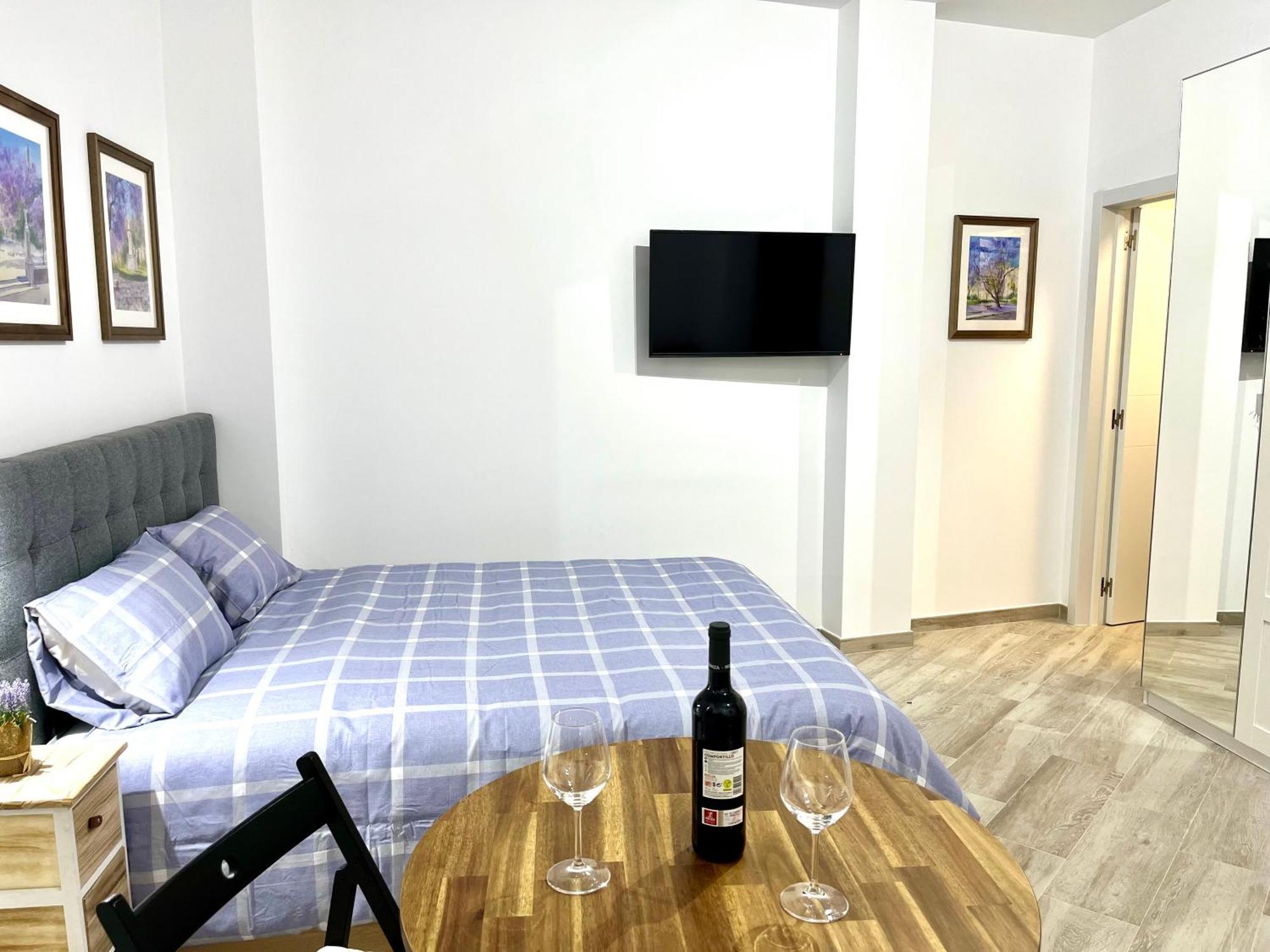 Malasana 51, New Art Apartment, Breakfast Included, Historic Center, Quite Neighborhood, Ml Малага Екстериор снимка